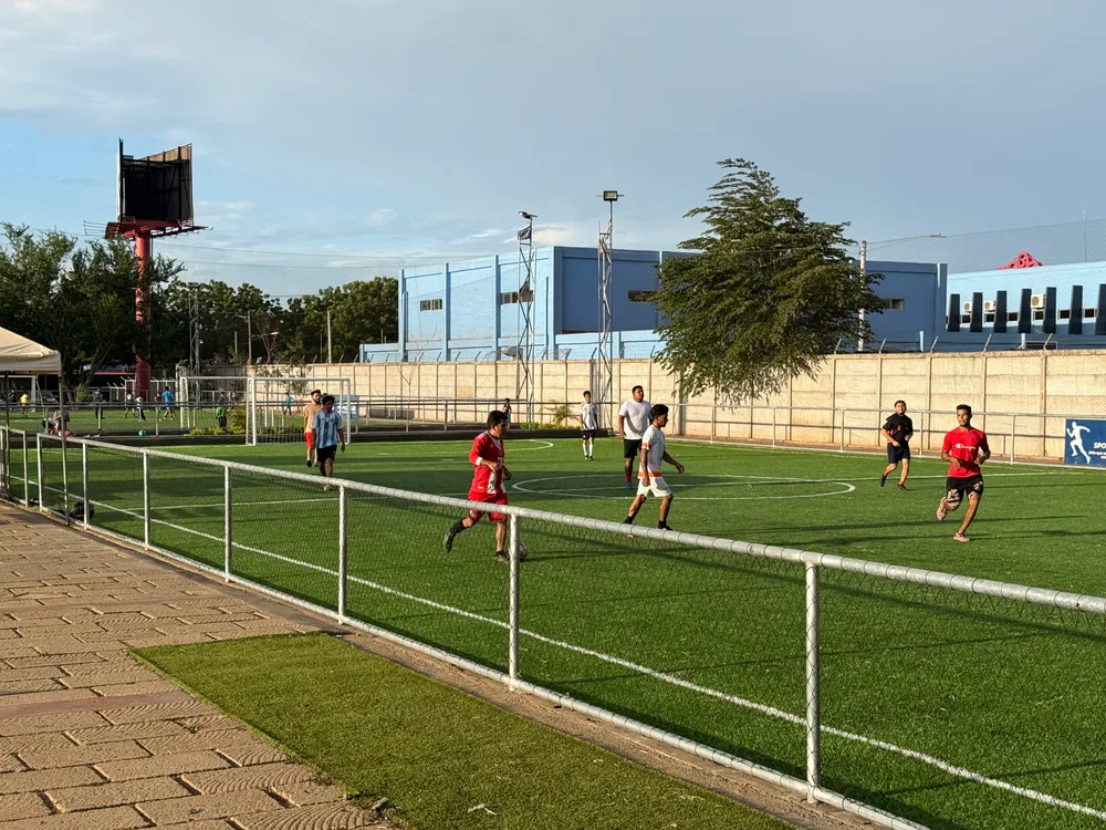 Partido de fútbol 5 en Sport City Club